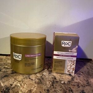 Gold Line Smoothing Cleansing Pads and Serum Capsules